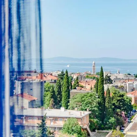 Ecija St Split